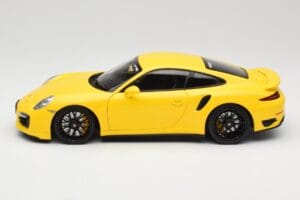 Porsche 911 991 Turbo S Sárga Fekete Felnikkel Minichamps 1:18 110062321 Fém – 4. kép a 8-ből