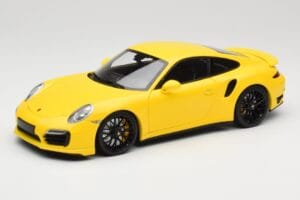 Porsche 911 991 Turbo S Sárga Fekete Felnikkel Minichamps 1:18 110062321 Fém