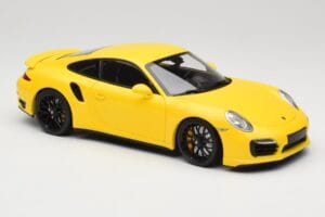 Porsche 911 991 Turbo S Sárga Fekete Felnikkel Minichamps 1:18 110062321 Fém – 6. kép a 8-ből