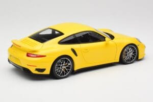 Porsche 911 991 Turbo S Sárga Ezüst Felnikkel Minichamps 1:18 110062322 Fém – 3. kép a 8-ből