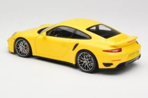 Porsche 911 991 Turbo S Sárga Ezüst Felnikkel Minichamps 1:18 110062322 Fém – 5. kép a 8-ből
