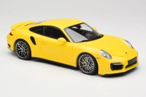 Porsche 911 991 Turbo S Sárga Ezüst Felnikkel Minichamps 1:18 110062322 Fém – 6. kép a 8-ből