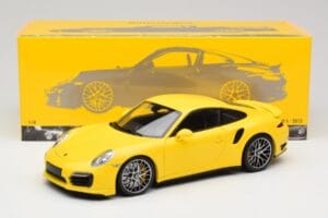 Porsche 911 991 Turbo S Sárga Ezüst Felnikkel Minichamps 1:18 110062322 Fém – 8. kép a 8-ből