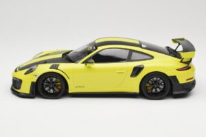 Porsche 911 GT2 RS 991.2 Weissach Package Zöld Fekete Felnik Minichamps 1:18 155068300-1 Fém – 3. kép a 6-ből