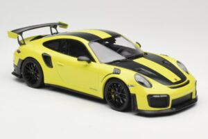 Porsche 911 GT2 RS 991.2 Weissach Package Zöld Fekete Felnik Minichamps 1:18 155068300-1 Fém – 4. kép a 6-ből