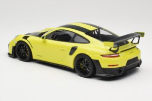 Porsche 911 GT2 RS 991.2 Weissach Package Zöld Fekete Felnik Minichamps 1:18 155068300-1 Fém – 5. kép a 6-ből