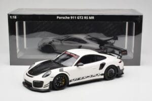 Porsche 911 991.2 GT2 RS Manthey Racing Fehér Minichamps 1:18 MR-911-GT3RS-1802-W Fém – 6. kép a 6-ből