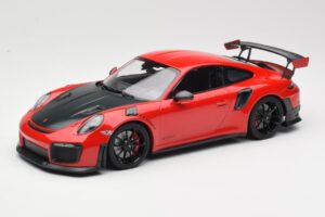 Porsche 911 GT2 RS 991.2 Piros Fekete Felnik Minichamps 1:18 155068307 Fém