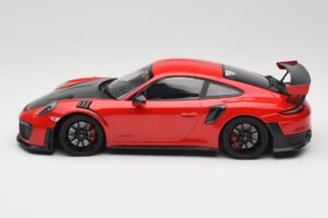Porsche 911 GT2 RS 991.2 Piros Fekete Felnik Minichamps 1:18 155968307 Fém – 3. kép a 6-ből