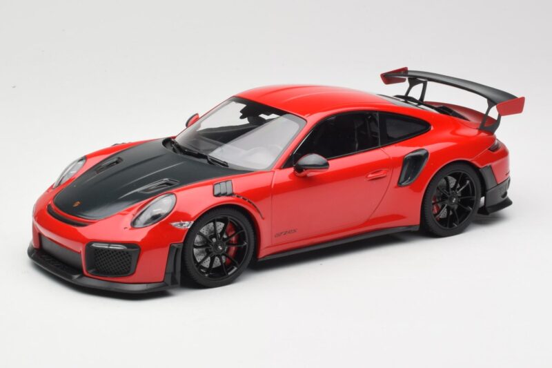 Porsche 911 GT2 RS 991.2 Piros Fekete Felnik Minichamps 1:18 155068307 Fém