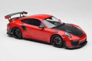 Porsche 911 GT2 RS 991.2 Piros Fekete Felnik Minichamps 1:18 155968307 Fém – 4. kép a 6-ből