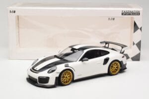Porsche 911 991.2 GT2 RS Weissach Package Fehér Arany Felnikkel Minichamps 1:18 153068308 Fém – 6. kép a 6-ből