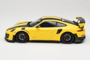 Porsche 911 991.2 GT2 RS Weissach Package Sárga Fekete Felnikkel Minichamps 1:18 155068311 Fém – 3. kép a 6-ből