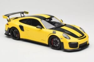 Porsche 911 991.2 GT2 RS Weissach Package Sárga Fekete Felnikkel Minichamps 1:18 155068311 Fém – 4. kép a 6-ből