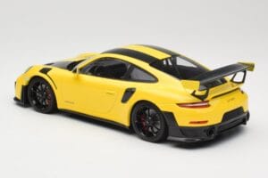Porsche 911 991.2 GT2 RS Weissach Package Sárga Fekete Felnikkel Minichamps 1:18 155068311 Fém – 5. kép a 6-ből
