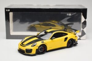 Porsche 911 991.2 GT2 RS Weissach Package Sárga Fekete Felnikkel Minichamps 1:18 155068311 Fém – 6. kép a 6-ből
