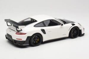 Porsche 911 991.2 GT2 RS Fehér Fekete Felnikkel Minichamps 1:18 155068310 Fém – 2. kép a 6-ből