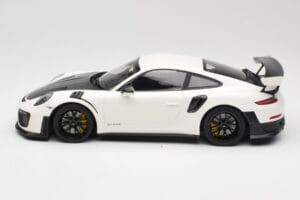 Porsche 911 991.2 GT2 RS Fehér Fekete Felnikkel Minichamps 1:18 155068310 Fém – 3. kép a 6-ből
