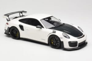 Porsche 911 991.2 GT2 RS Fehér Fekete Felnikkel Minichamps 1:18 155068310 Fém – 4. kép a 6-ből