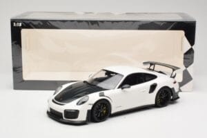 Porsche 911 991.2 GT2 RS Fehér Fekete Felnikkel Minichamps 1:18 155068310 Fém – 6. kép a 6-ből