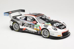 Porsche 911 991.2 GT3 R Kus Team 75 Bernhard #17 M. Ammermüller / M. Jaminet ADAC GT Masters 2017 Minichamps 1:18 155176917 F – 4. kép a 6-ből