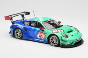 Porsche 911 GT3 R 991.2 Team Falken Motorsport #44 P. Dumbreck / M. Ragginger / S. Müller / K. Bachler ADAC 24 Hours Nürburgr – 6. kép a 6-ből