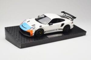 Porsche 911 991.2 GT3 RS Manthey Racing Fehér & Kék & Narancssárga Minichamps 1:18 MR-911-GT3RS-1805 Fém – 2. kép a 6-ből