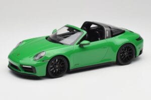 Porsche 911 991.2 Targa 4 GTS British Racing Zöld Minichamps 1:18 155061065 Fém