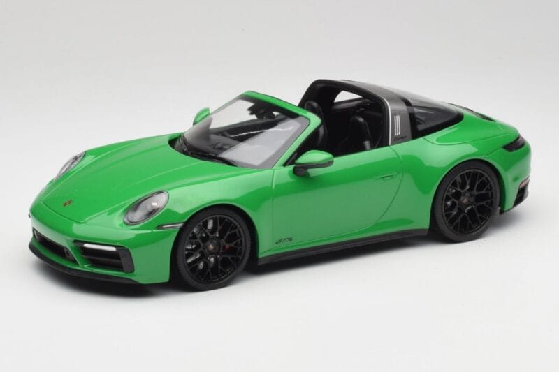 Porsche 911 991.2 Targa 4 GTS British Racing Zöld Minichamps 1:18 155061065 Fém