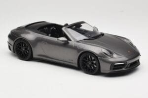 Porsche 911 992 Carrera 4 GTS Kabrió Grey Metallic Minichamps 1:18 155063031 Fém – 4. kép a 6-ből