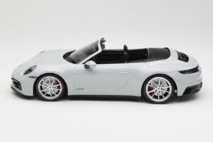 Porsche 911 992 Carrera 4 GTS Kabrió Szürke Minichamps 1:18 155063034 Fém – 5. kép a 6-ből