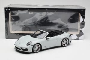 Porsche 911 992 Carrera 4 GTS Kabrió Szürke Minichamps 1:18 155063034 Fém – 6. kép a 6-ből