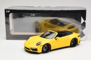 Porsche 911 992 Carrera 4 GTS Kabrió Sárga Minichamps 1:18 155063030 Fém – 6. kép a 6-ből