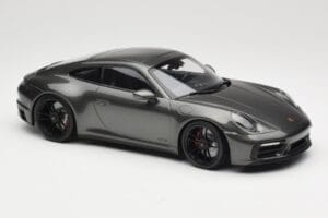 Porsche 911 992 Carrera 4 GTS Green Metallic Minichamps 1:18 155063101 Fém – 4. kép a 6-ből