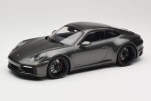 Porsche 911 992 Carrera 4 GTS Green Metallic Minichamps 1:18 155063101 Fém