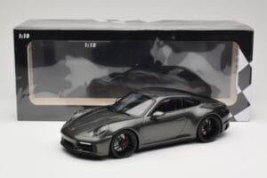 Porsche 911 992 Carrera 4 GTS Green Metallic Minichamps 1:18 155063101 Fém – 6. kép a 6-ből