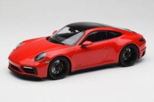 Porsche 911 992 Carrera 4 GTS Piros Minichamps 1:18 155063100 Fém