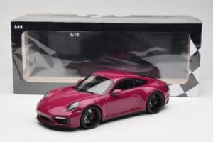 Porsche 911 992 Carrera 4 GTS Rubystar Minichamps 1:18 155063102 Fém – 6. kép a 6-ből