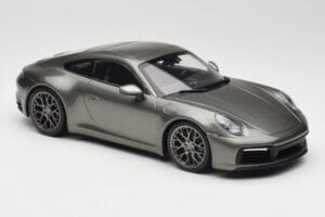 Porsche 911 992 Carrera 4S Aventurine Green Metallic Minichamps 1:18 155067328 Fém – 2. kép a 6-ből