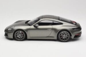 Porsche 911 992 Carrera 4S Aventurine Green Metallic Minichamps 1:18 155067328 Fém – 5. kép a 6-ből