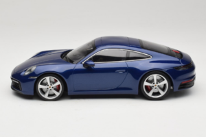 Porsche 911 992 Carrera 4S Blue Metallic Minichamps 1:18 153067327 Fém – 3. kép a 6-ből