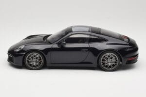 Porsche 911 992 Carrera 4S Blue Metallic Minichamps 1:18 155067321 Fém – 5. kép a 6-ből