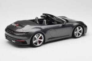 Porsche 911 992 Carrera 4S Kabrió Agate Grey Metallic Minichamps 1:18 155067336 Fém – 2. kép a 6-ből
