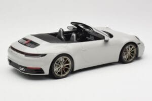 Porsche 911 992 Carrera 4S Kabrió Szürke Minichamps 1:18 155067335 Fém – 2. kép a 6-ből