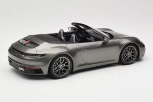 Porsche 911 992 Carrera 4S Kabrió Mamba Green Metallic Minichamps 1:18 155067337 Fém – 2. kép a 6-ből