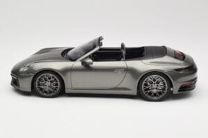 Porsche 911 992 Carrera 4S Kabrió Mamba Green Metallic Minichamps 1:18 155067337 Fém – 3. kép a 6-ből