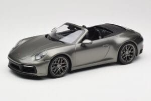 Porsche 911 992 Carrera 4S Kabrió Mamba Green Metallic Minichamps 1:18 155067337 Fém