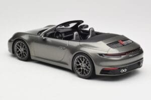Porsche 911 992 Carrera 4S Kabrió Mamba Green Metallic Minichamps 1:18 155067337 Fém – 5. kép a 6-ből