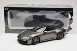 Porsche 911 992 Carrera 4S Kabrió Mamba Green Metallic Minichamps 1:18 155067337 Fém – 6. kép a 6-ből