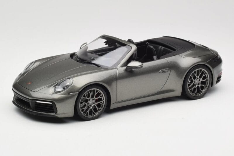 Porsche 911 992 Carrera 4S Kabrió Mamba Green Metallic Minichamps 1:18 155067337 Fém